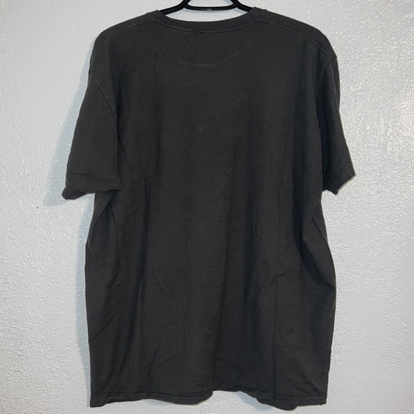 GRAPHIC TOP - Picture 2 of 2